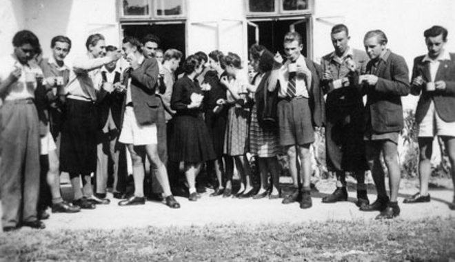 Lengyel középiskola Balatonbogláron a második világháború alatt
