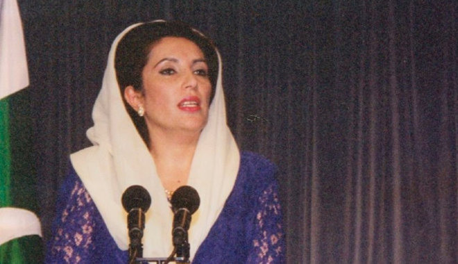 A regnáló elnök is gyanúba keveredett Benazir Bhutto halála ügyében