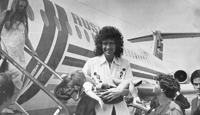 Kandallóból építette ikonikus hangszerét a Queen gitárosa, Brian May