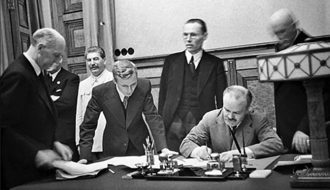 Még Gorbacsov idején is tagadták a Molotov–Ribbentrop-paktum titkos záradékának létét