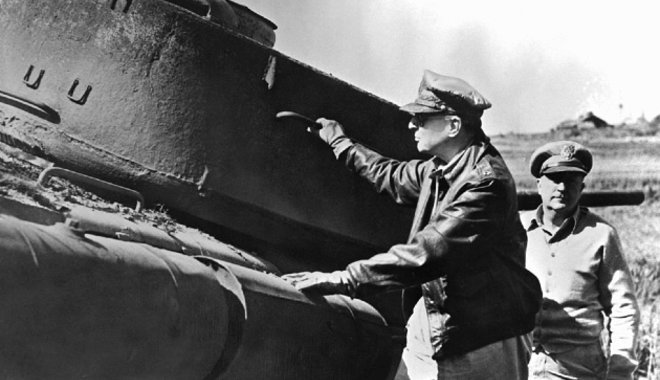 Kétségek között, viharos szélben indította meg koreai hadműveletét MacArthur tábornok