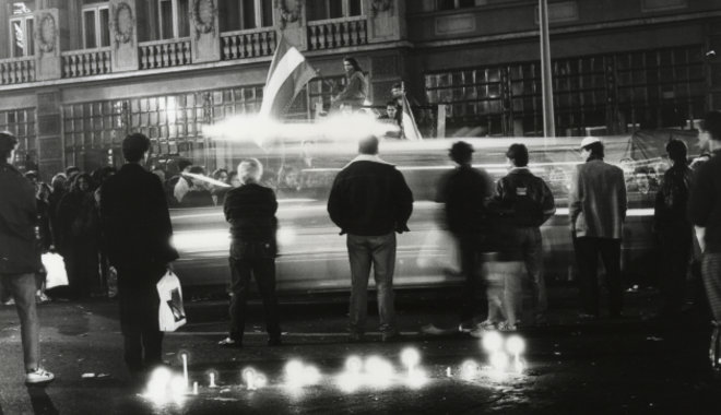 Visszavonulót fújt Antall József kormánya a taxisblokád nyomása alatt