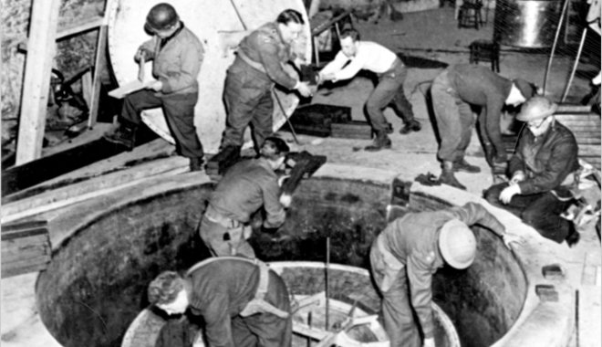 Pöcegödörbe süllyesztett iratok, szalma alá rejtett urán: a náci atomprogram vége