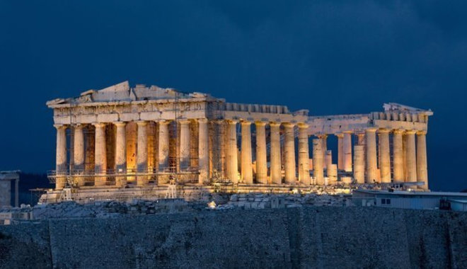Nagy óvatossággal lehet csak megóvni a számtalan veszély fenyegette Akropoliszt