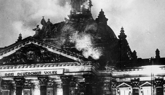 Újabb lépés a diktatúra felé: a Reichstag felgyújtása