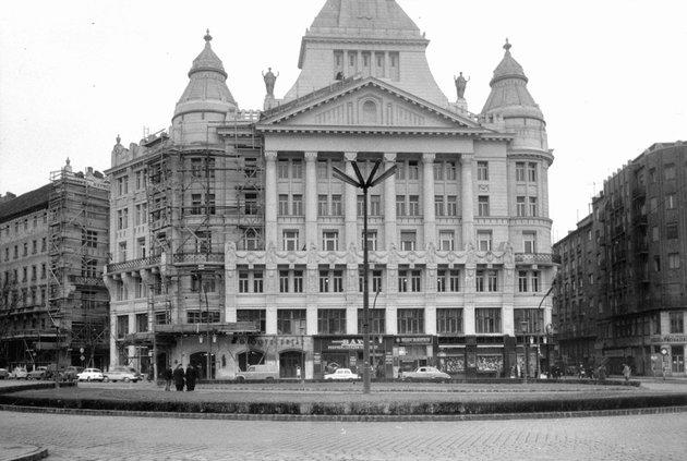 A BÁV egyik fiókja az Anker-házban Budapesten, 1960. (Fortepan / Budapest Főváros Levéltára. Levéltári jelzet: HU_BFL_XV_19_c_11)