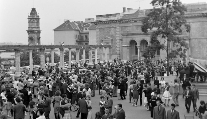 A kultúrmisszió nevében pofonokat is osztottak, mégis egy nemzedék lelt otthonra az Ifiparkban