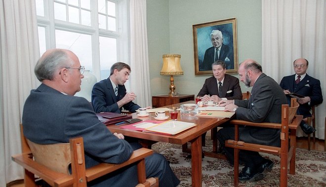 A vulkánok és gejzírek földjén indult el a hidegháború lezárása