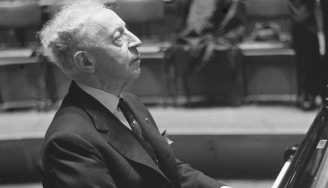 Zongora nélkül, vonatozás közben is memorizált zenei klasszikusokat Arthur Rubinstein