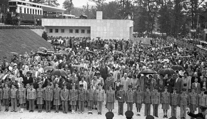 A budai mesevilág, ahol már több mint 70 éve gyermekek őrködnek a vasúti forgalom felett 