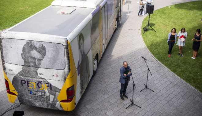 Vándorkiállítás népszerűsíti Petőfi Sándor életművét