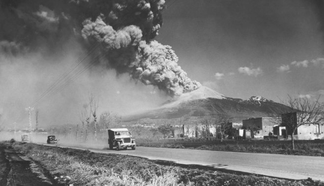 A győzelem jelét rajzolta a hegyoldalra a Vezúv lávafolyama 1944-ben