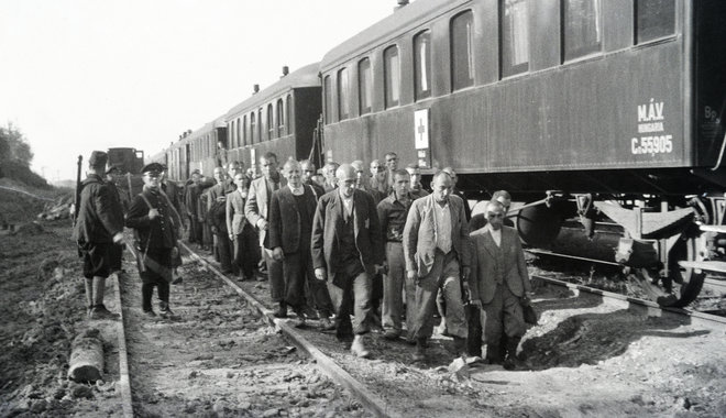 Embermentés a holokauszt árnyékában