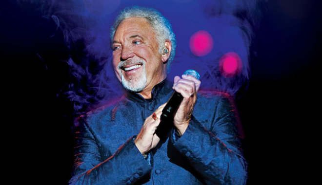 Túlságosan is merész előadásmódjával robbant be a zene világába Tom Jones