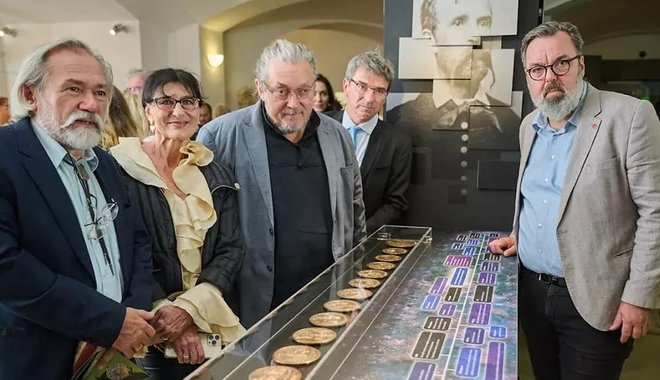 Érmekiállítás helyezi új fénybe Az ember tragédiáját Madách Imre születésének bicentenáriuma alkalmából