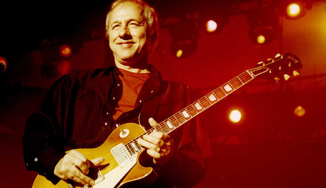 Jótékony célra kalapács alá kerülnek a legendás Mark Knopfler gitárjai