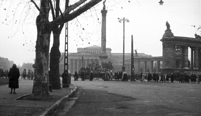 Újabb fegyveres felkelést vizionált a pártsajtó az '56-os nőtüntetés nyomán