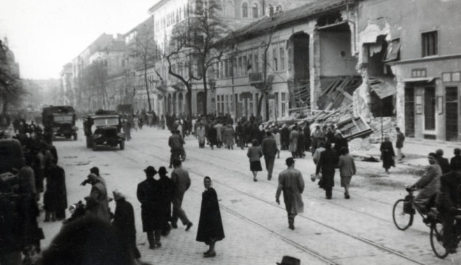 Politikai célokat is szolgált az 1956-os épületkárok helyreállítása