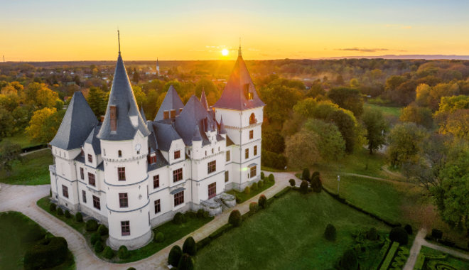 A Loire-t hozta el az Alföldre a tiszadobi Andrássy-kastély