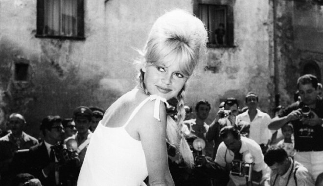 Szemérmetlen viselkedésével gyakran megbotránkoztatta az erkölcscsőszöket Brigitte Bardot