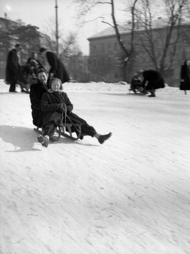 Száguldás a Városmajorban, 1948 (Fortepan/Lissák Tivadar)