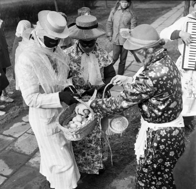 Ipolydamásdi farsang, 1973. (Fortepan / Urbán Tamás)