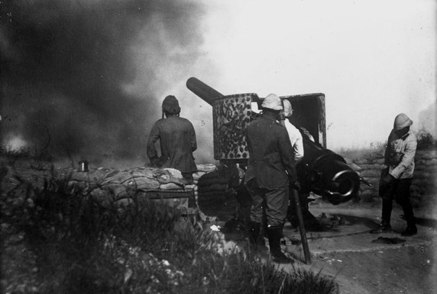 Török partvédő nehéztüzérség (kép forrása: Wikimedia Commons/ Bundesarchiv, Bild 183-R36248 / CC-BY-SA 3.0)