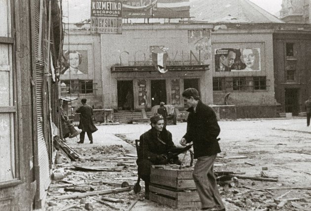 Az egyik legfőbb támaszpont, a Corvin köz