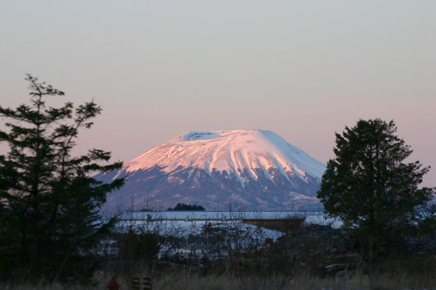 A Mount Edgecumbe füst nélkül