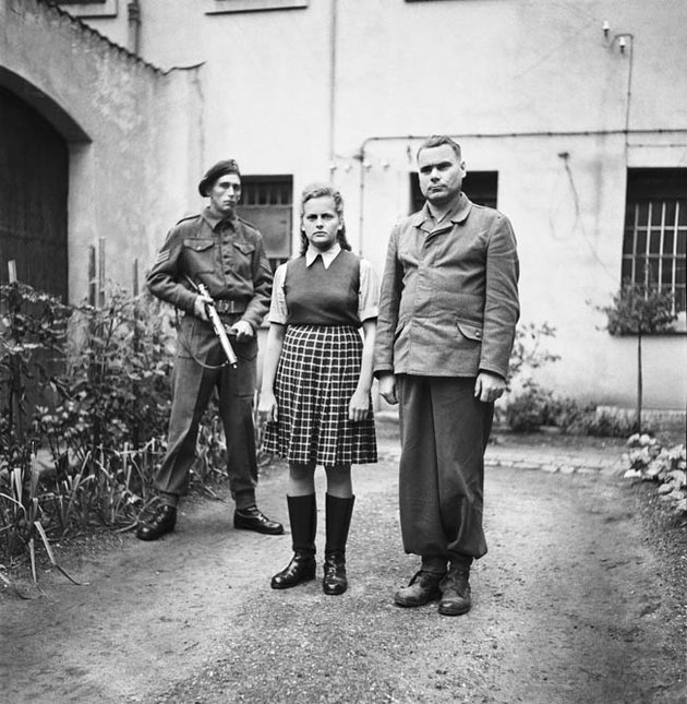 Irma Grese és Josef Kramer őrizet alatt