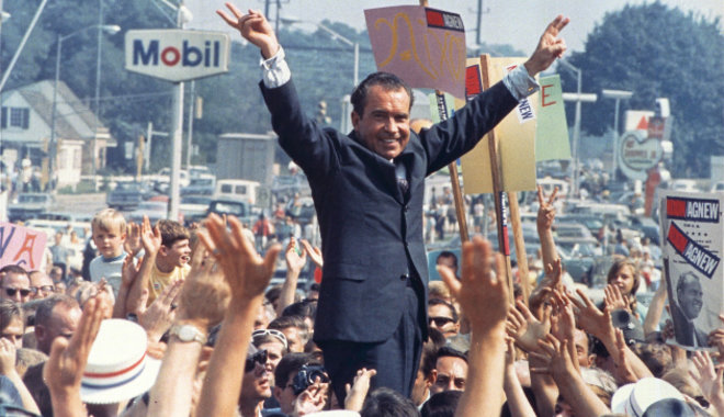 A Watergate-botránnyal teljesen aláásta hatalmát Richard Nixon