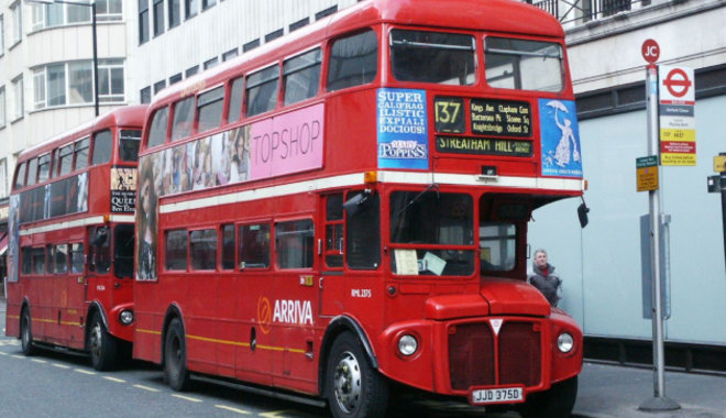 Eredetileg paripák húzták a londoni emeletes buszokat