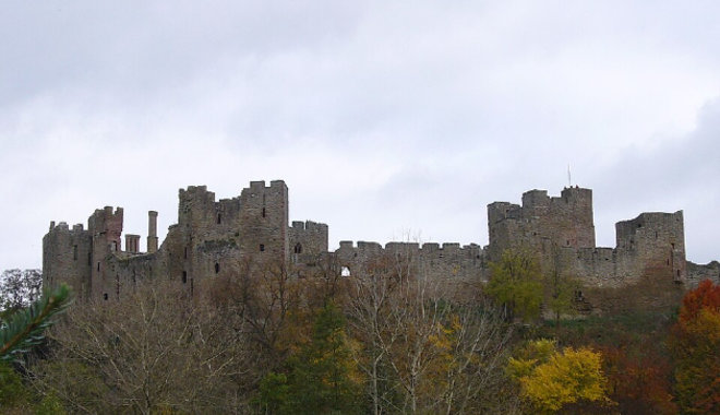 A martalóc város kialakulása: Ludlow és a rózsák háborúja