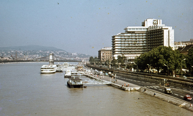 A Hotel Duna Intercontinental (Fortepan / Zsanda Zsolt)