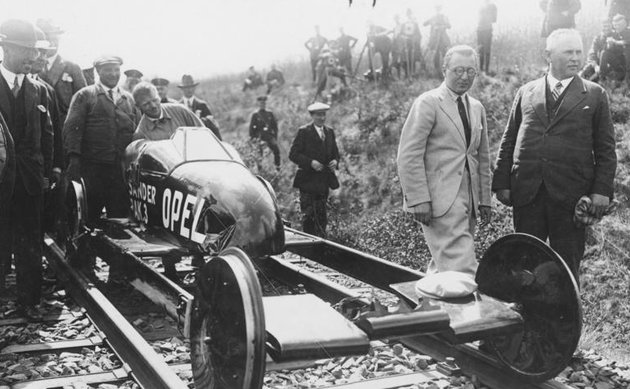 Száguldásra tervezve (Kép forrása: Wikipédia/ Bundesarchiv, Bild 102-06122 / CC-BY-SA 3.0.de)