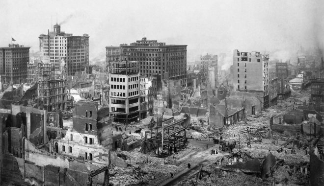 Földrengés után tűzvész sújtotta San Francisco városának lakóit 1906-ban