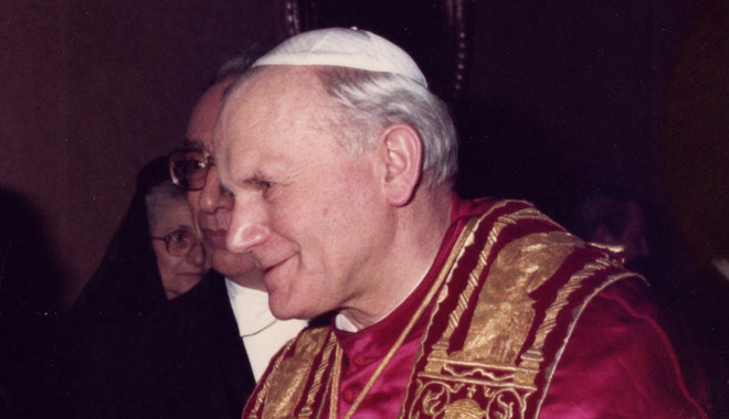 Sosem feledte gyökereit II. János Pál pápa