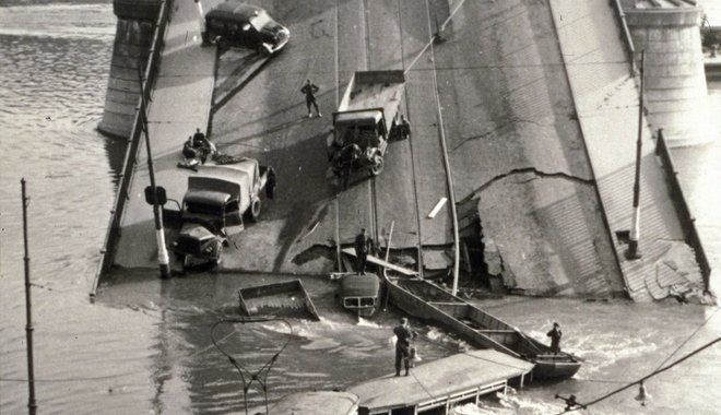 Emberek százai vesztek hullámsírba a Margit híd robbanásakor