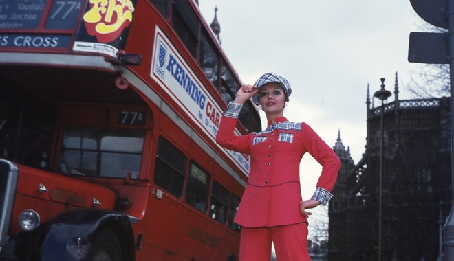Így szelték London szűk utcáit az ikonikus „Nagy Piros Buszok”