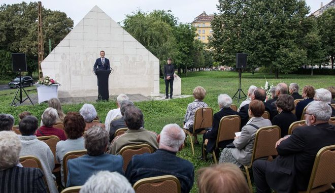 A kommunizmus áldozatairól emlékeztek meg a Nemzeti Gyászparkban