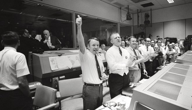 „Houston, baj van” – az Apollo–13 legénységének küzdelme a túlélésért
