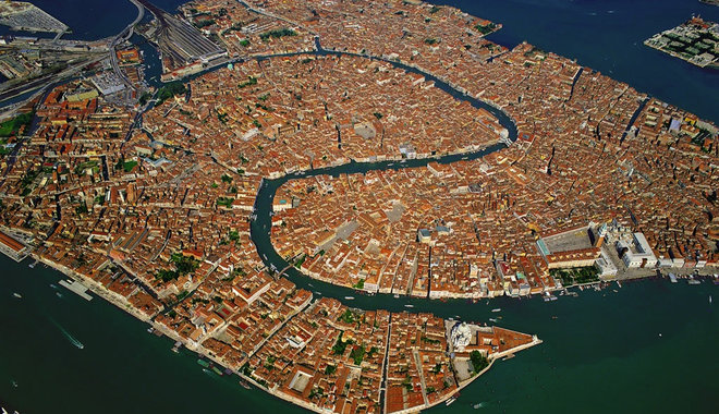 A városi hatóság szabályozni fogja a látogatók számát Velencében