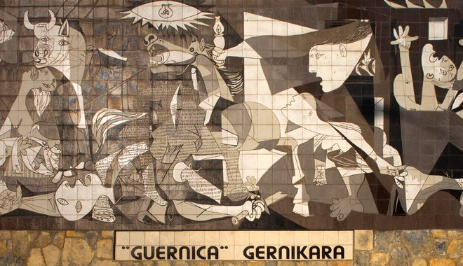 Picasso megrendítő festménye ma is őrzi Guernica bombázásának emlékét