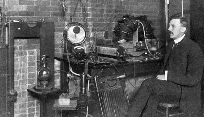 A krumpliföldről a Nobel-díjig: Ernest Rutherford élete
