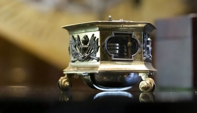 A Széchenyiek egykori órája a Hónap Kincse a Nemzeti Múzeumban