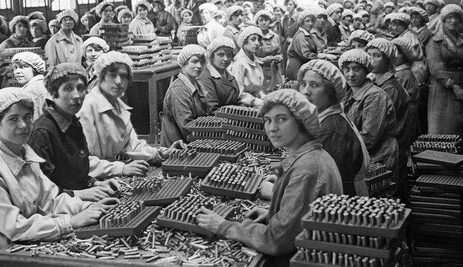 Konyhából a hadiüzembe: nők, aki megnyerték a Nagy Háborút
