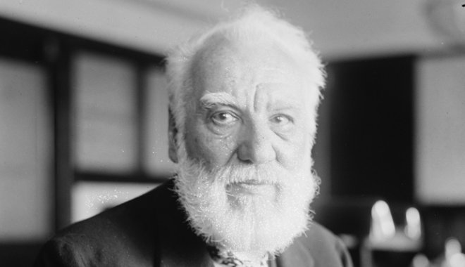 Az emberi fül struktúráját vette alapul találmányához Alexander Graham Bell