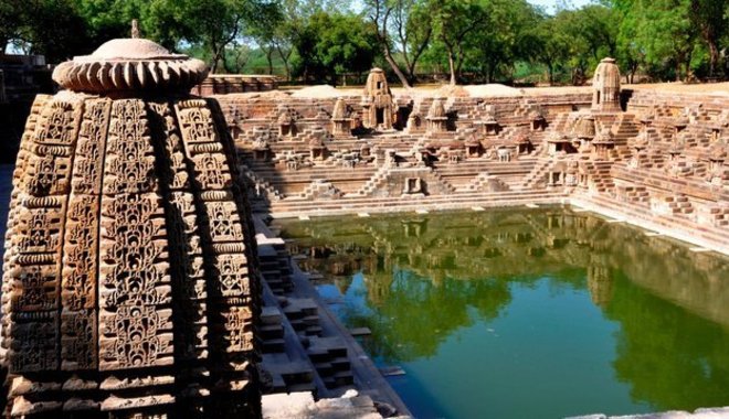 India ősi, gyönyörűen díszített víztározói némelyike még ma is szolgálja a lakosságot
