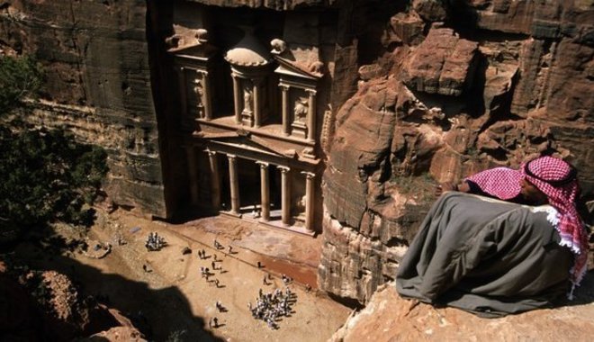 Különböző kultúrák találkozóhelye volt egykor Petra titokzatos városa