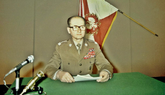 Két éven át szükségállapotban tartotta Lengyelországot Jaruzelski tábornok
